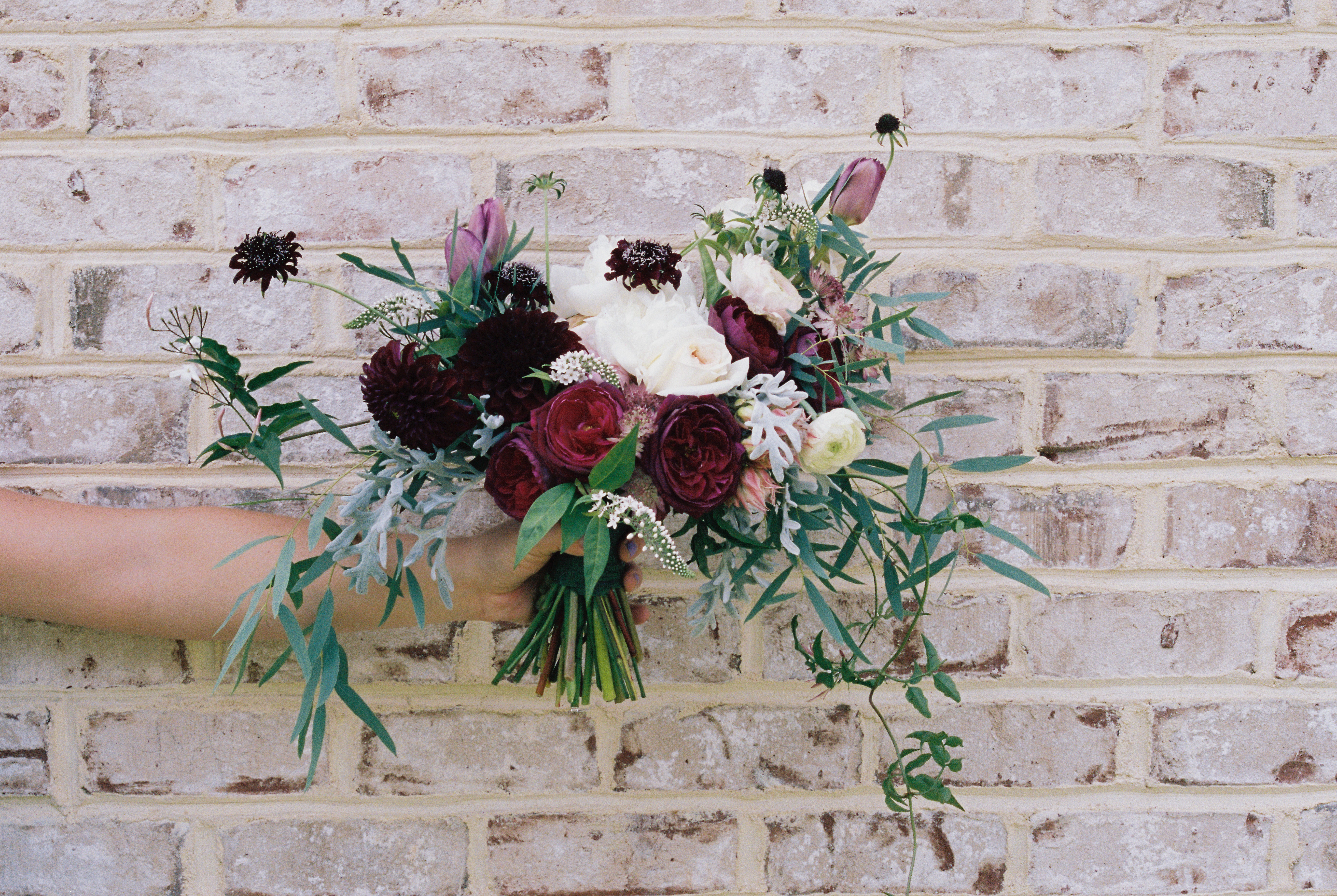 How to choose your wedding flowers. Desktop Image